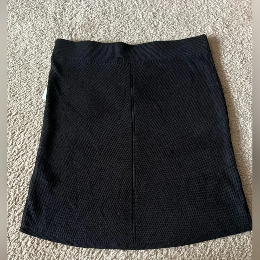 NWT Abercrombie & Fitch Ribbed Knit Skirt Black size Medium